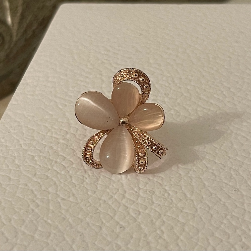 Rose gold and blush floral ring - Picture 6 of 6